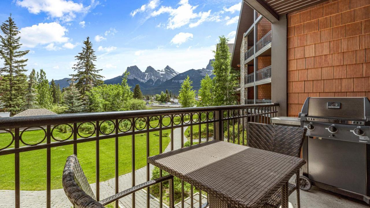Outstanding Mountain Condo Waterslide And Hot Tub Managed By Little Sister Getaways Canmore Eksteriør billede