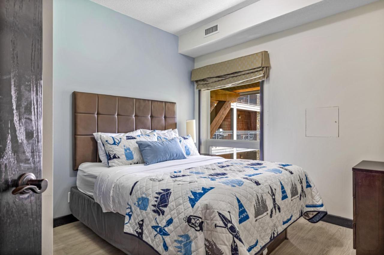 Outstanding Mountain Condo Waterslide And Hot Tub Managed By Little Sister Getaways Canmore Eksteriør billede