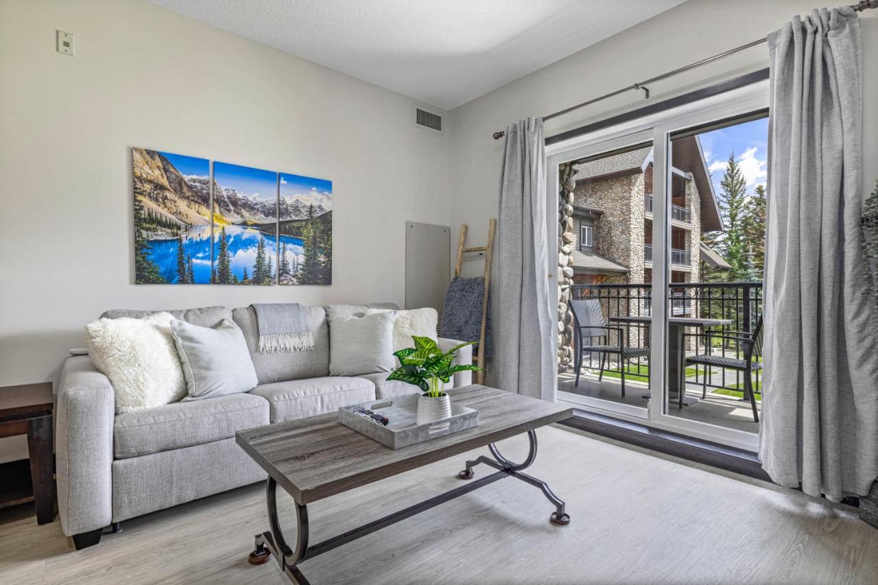 Outstanding Mountain Condo Waterslide And Hot Tub Managed By Little Sister Getaways Canmore Eksteriør billede