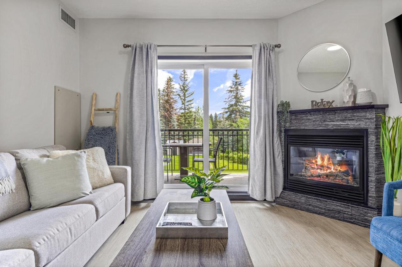 Outstanding Mountain Condo Waterslide And Hot Tub Managed By Little Sister Getaways Canmore Eksteriør billede